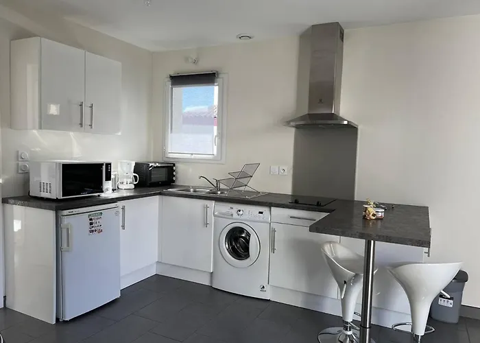 T1 Bis Avec Terrasse, Parking, Wifi Et Animaux Admis A - Fr-1-495-12 캄보레방